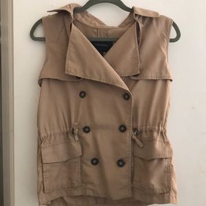 Banana Republic Petite Tan Vest